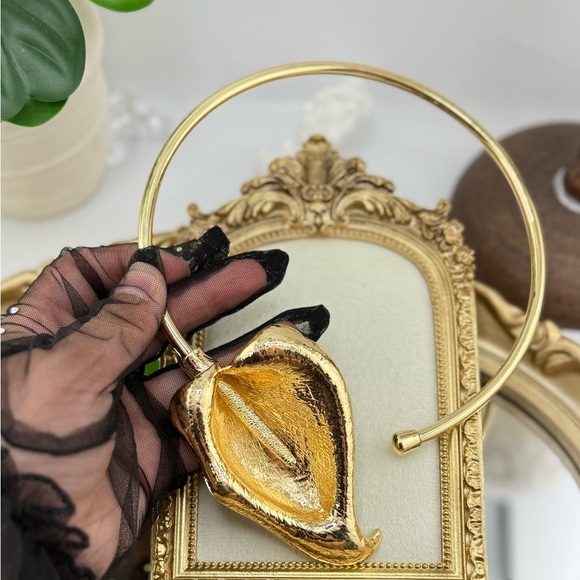 Zara Statement Gold Calla Lily Choker Necklace - Picture 7 of 12